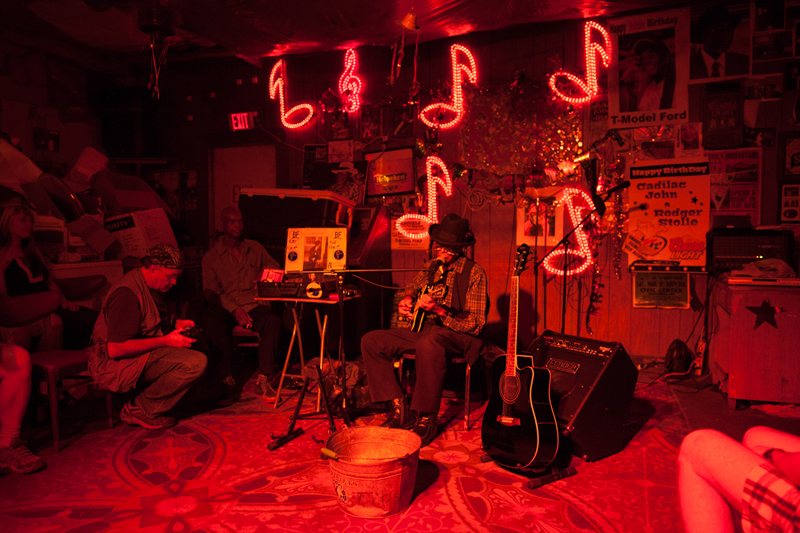 Students at the Mississippi Delta workshop with Photo Xpeditions in 2014