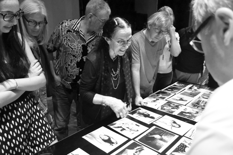 Mary Ellen Mark reviewing work with Students at New York workshop 2014 | Photo Xpeditions